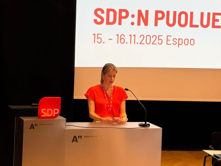 Yhteiskunta, jossa moni joko putoaa tai uupuu, ei ole kenenkään etu